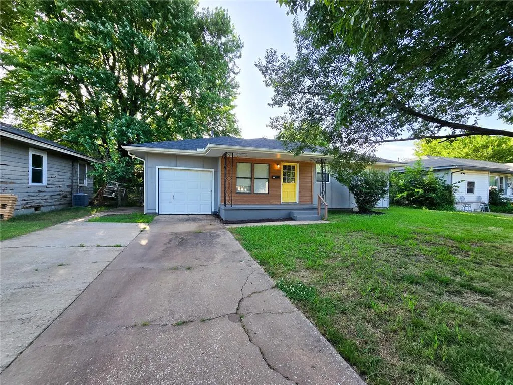 Front exterior — 1413 N Sherry Lane, Shawnee, OK 74801