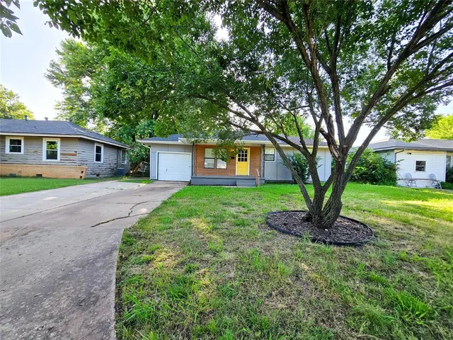 Photo 3 — 1413 N Sherry Lane, Shawnee, OK 74801