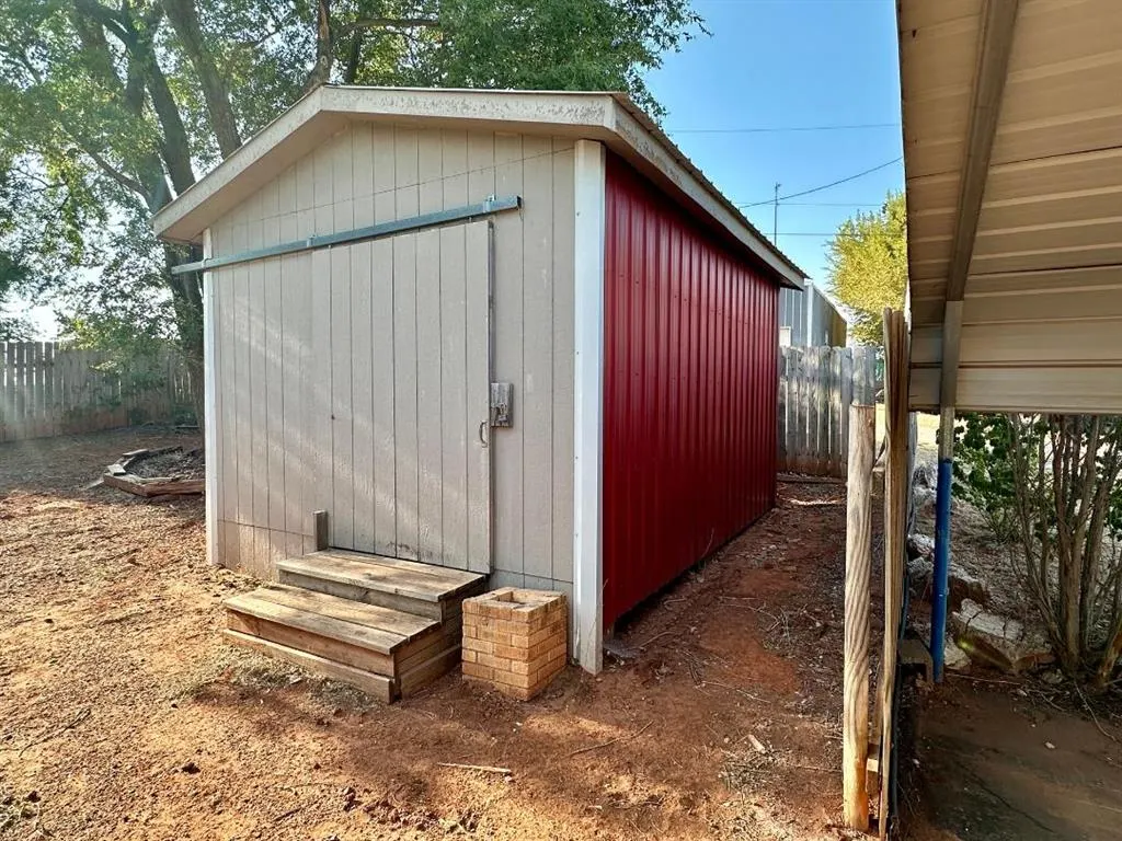 Photo 17 — 201 S Ninth Street, Cheyenne, OK 73628