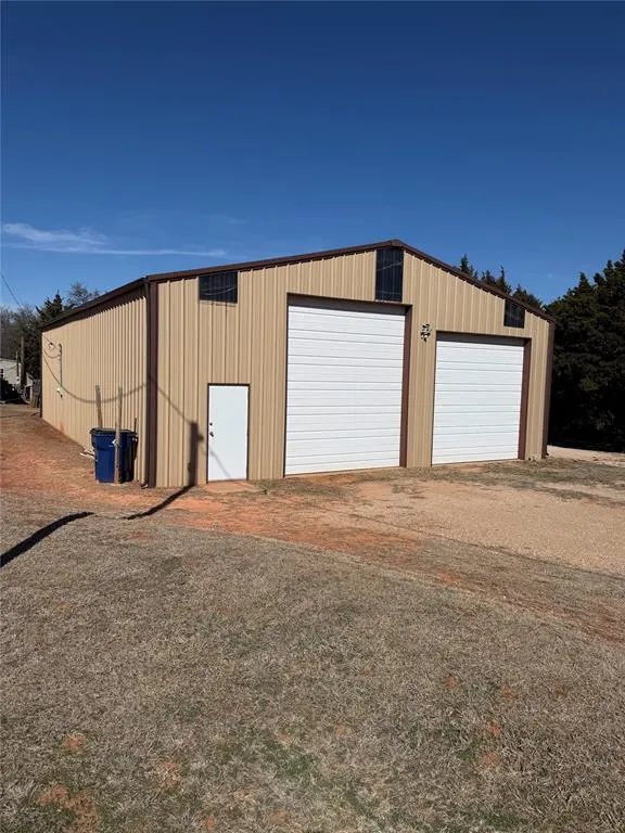 Front exterior — 2308 Crest Lane, Guthrie, OK 73044