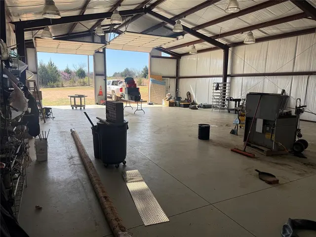 Photo 3 — 2308 Crest Lane, Guthrie, OK 73044