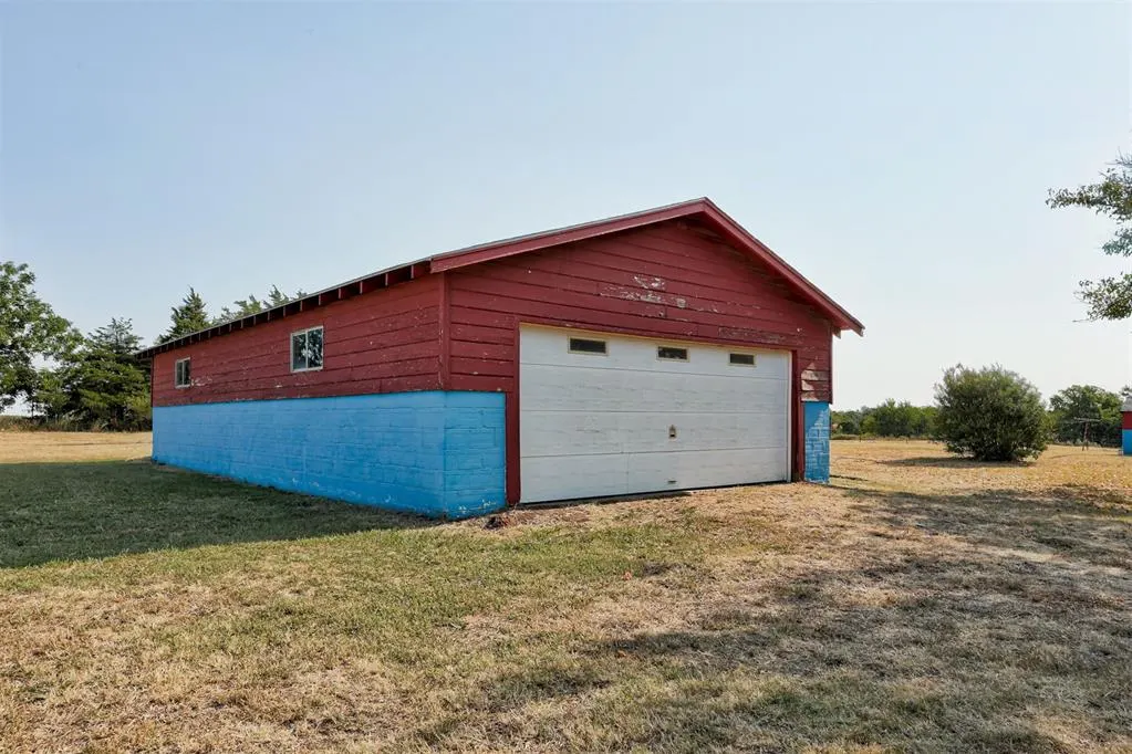 Photo 41 — 332852 E 1060 Road, McLoud, OK 74851