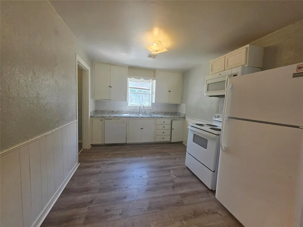 Photo 9 — 1947 N Louisa Avenue, Shawnee, OK 74804