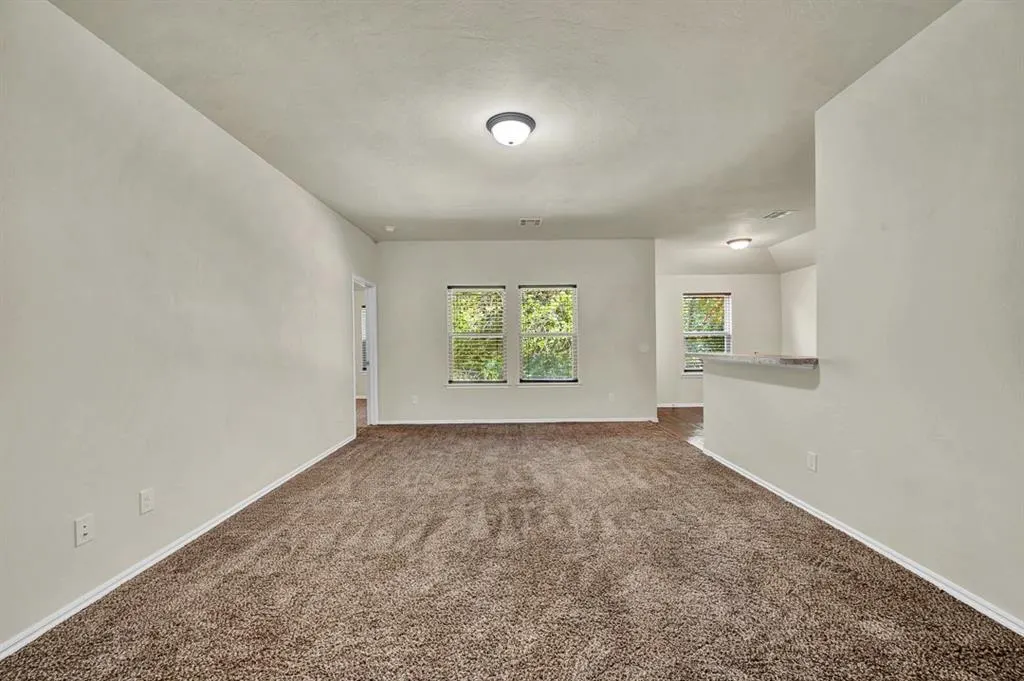 Photo 5 — 831 Twin Lakes Drive, Noble, OK 73068