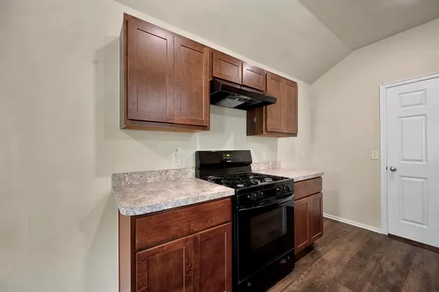 Photo 7 — 831 Twin Lakes Drive, Noble, OK 73068