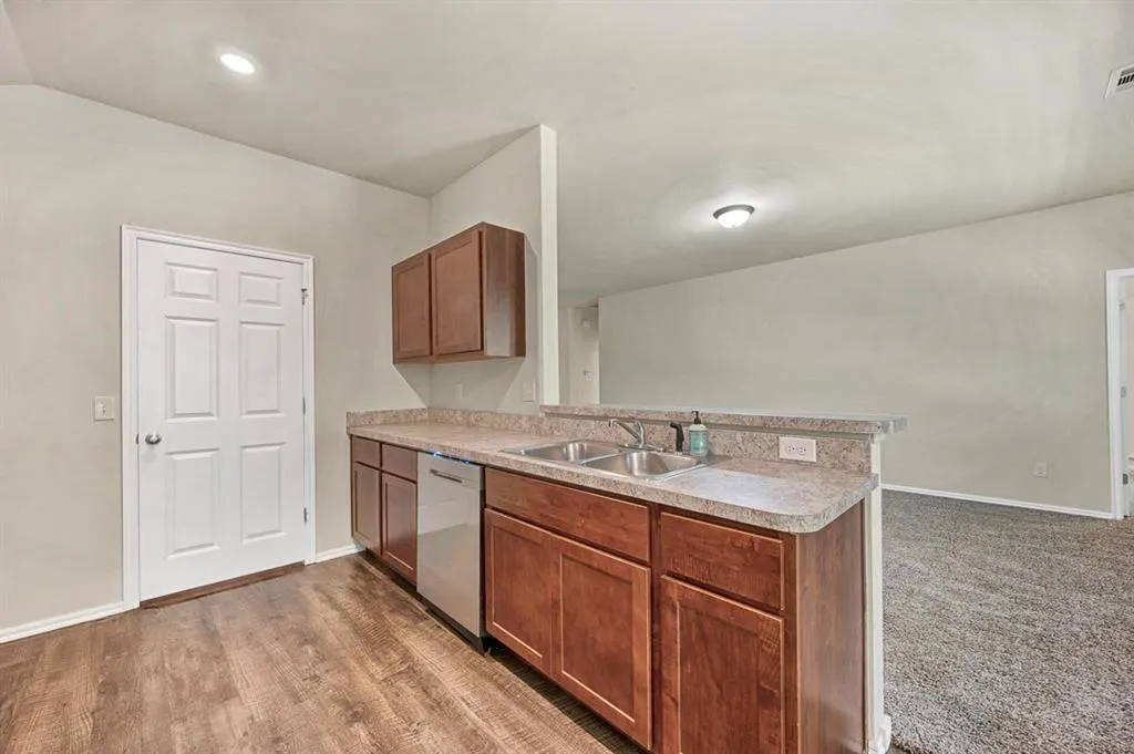 Photo 10 — 831 Twin Lakes Drive, Noble, OK 73068