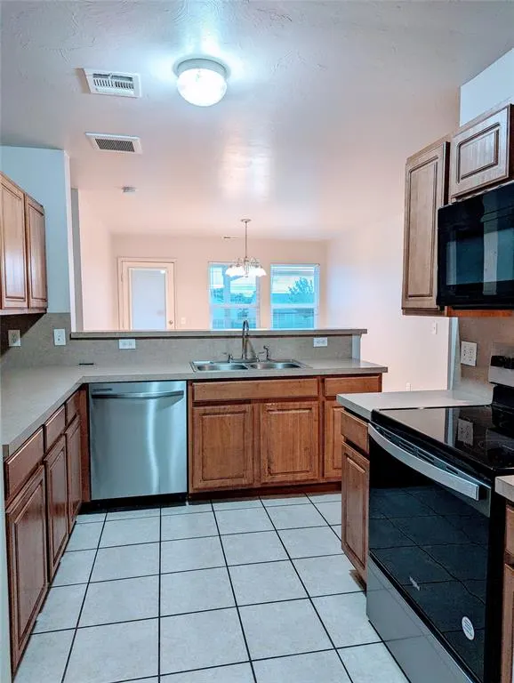 Photo 18 — 15609 Camellia Road, Oklahoma City, OK 73170