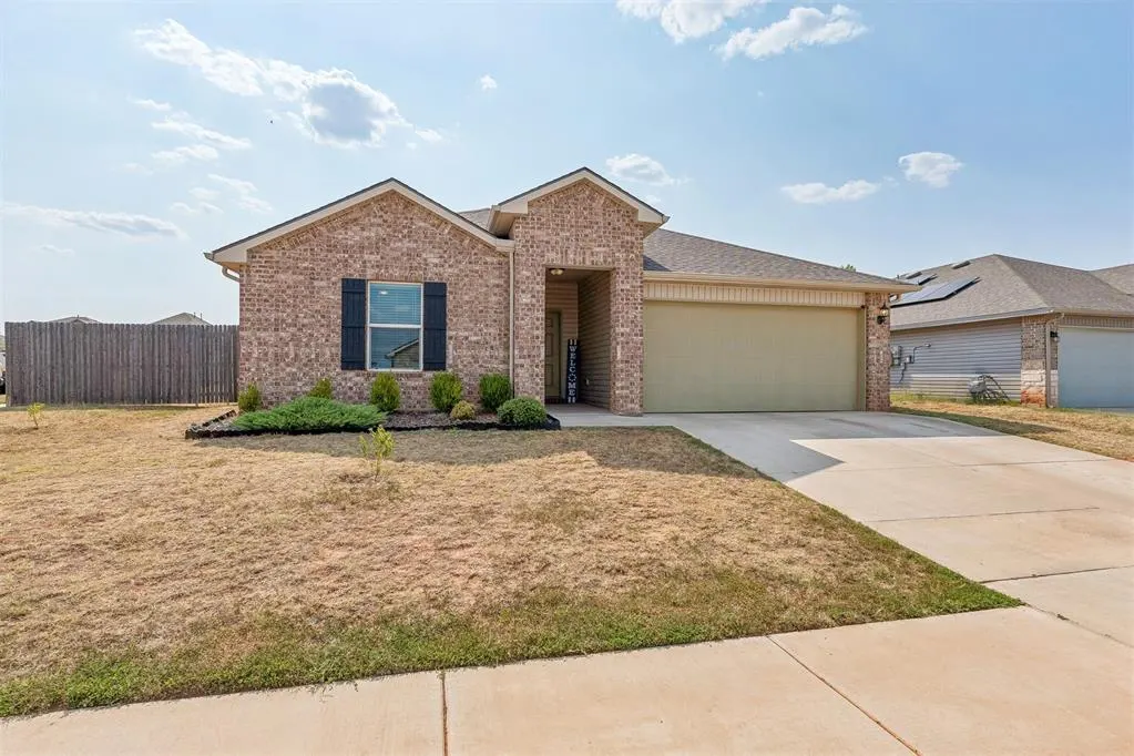 Photo 2 — 3425 Furrow Drive, Yukon, OK 73099