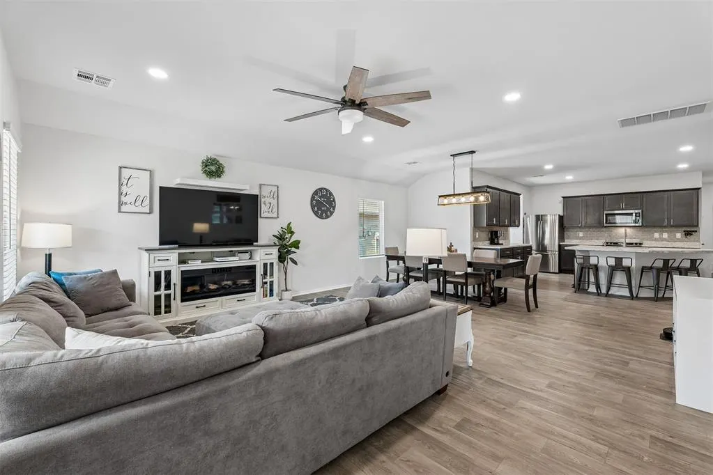Photo 8 — 3425 Furrow Drive, Yukon, OK 73099
