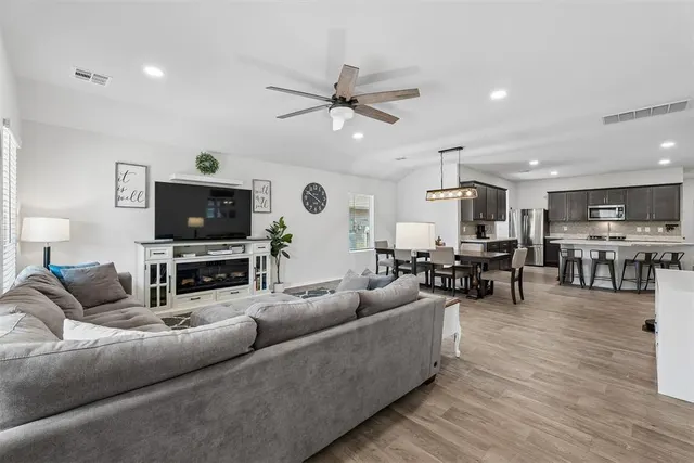 Photo 8 — 3425 Furrow Drive, Yukon, OK 73099
