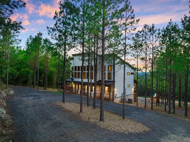 Photo 2 — 116 Sugar Plum Lane, Broken Bow, OK 74728