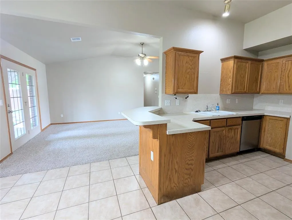 Photo 7 — 517 SW 156th Street, Oklahoma City, OK 73170