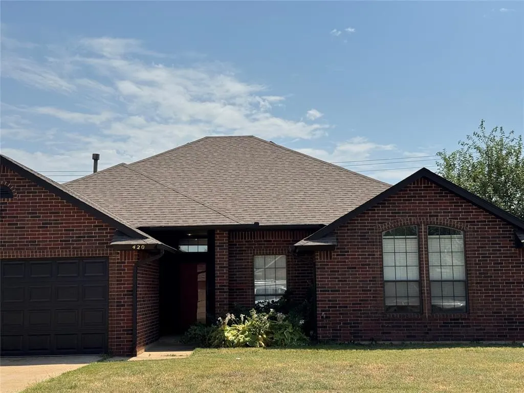 Front exterior — 420 E Twelve Oaks Terrace, Mustang, OK 73064