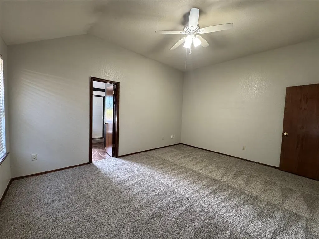 Photo 8 — 420 E Twelve Oaks Terrace, Mustang, OK 73064