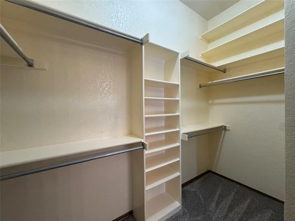 Photo 11 — 420 E Twelve Oaks Terrace, Mustang, OK 73064