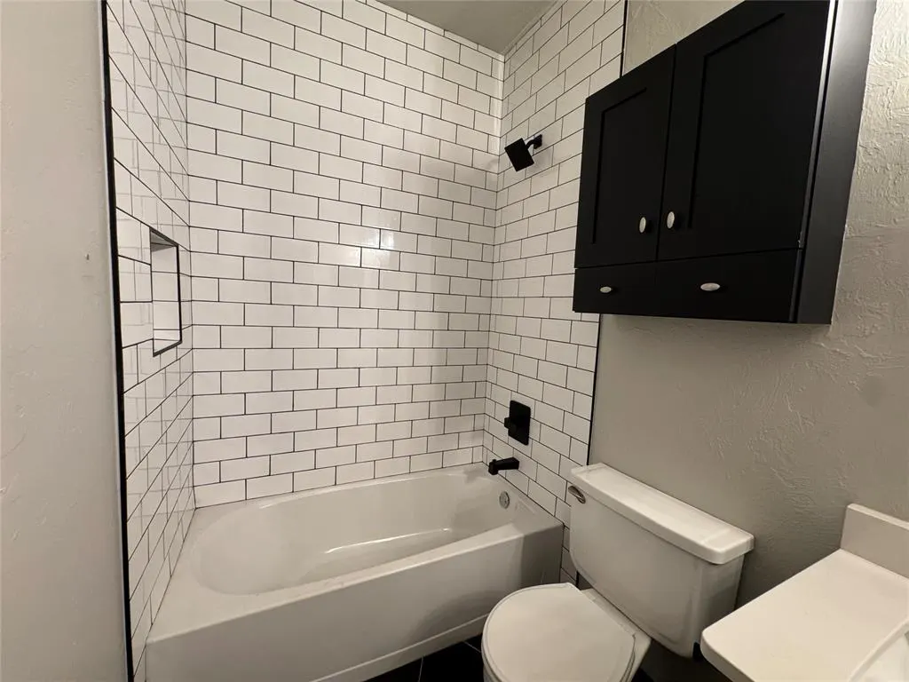 Photo 13 — 420 E Twelve Oaks Terrace, Mustang, OK 73064