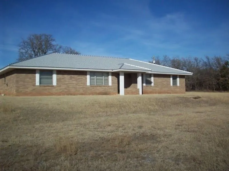 Front exterior — 32471 29 Highway, Elmore City, OK 73433