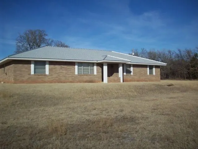 Front exterior — 32471 29 Highway, Elmore City, OK 73433