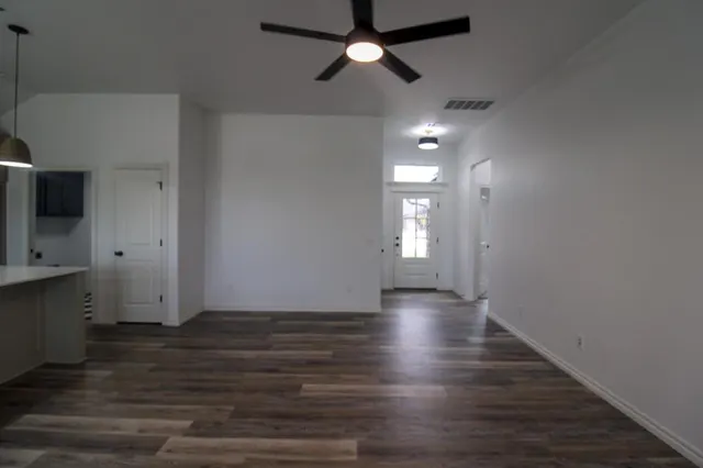 Photo 5 — 532 Grand Sycamore Way, Washington, OK 73093