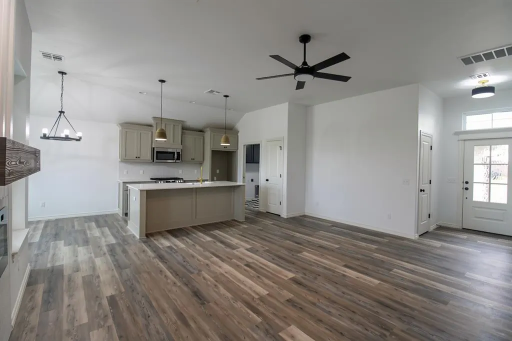 Photo 7 — 532 Grand Sycamore Way, Washington, OK 73093