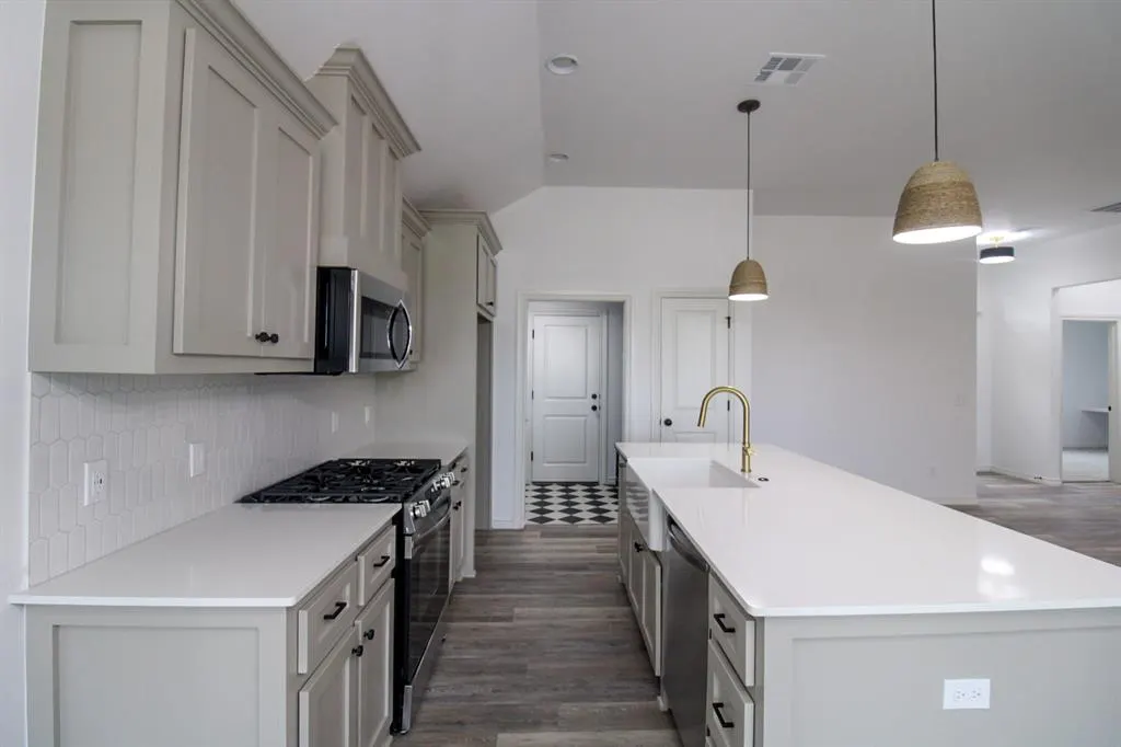 Photo 9 — 532 Grand Sycamore Way, Washington, OK 73093
