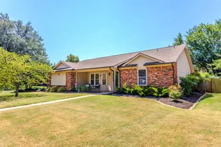 Sold home at 101 W Quanah Street