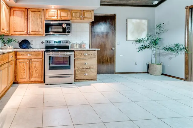 Photo 4 — 2317 NW 113th Street, Oklahoma City, OK 73120