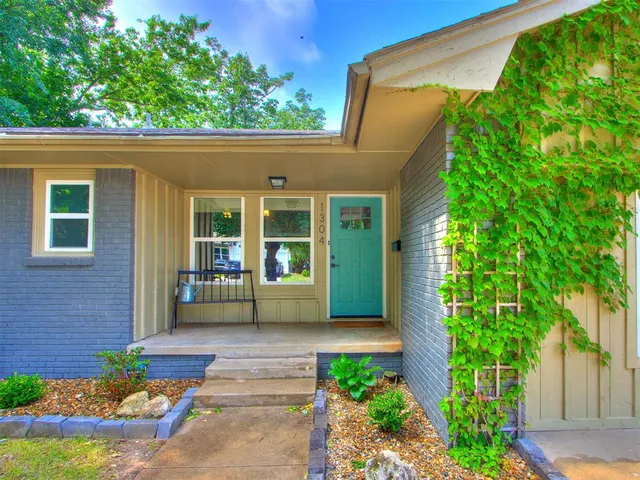 Photo 2 — 1304 NW 101st Street, Oklahoma City, OK 73114