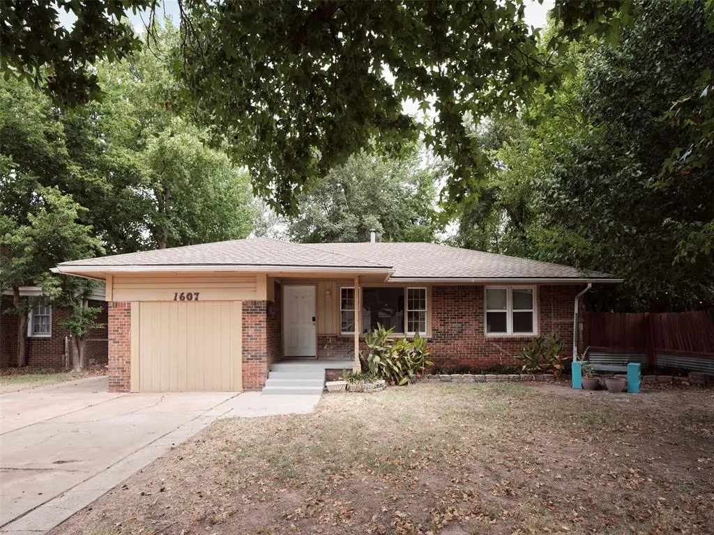 Front exterior — 1607 Oxford Way, Oklahoma City, OK 73120