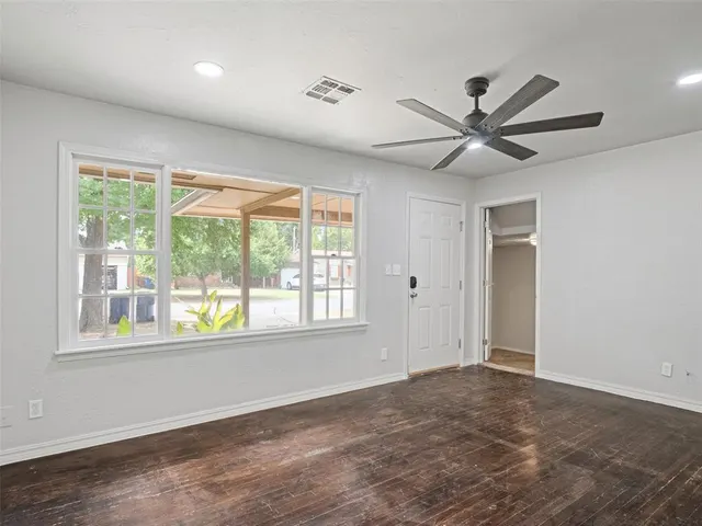 Photo 6 — 1607 Oxford Way, Oklahoma City, OK 73120