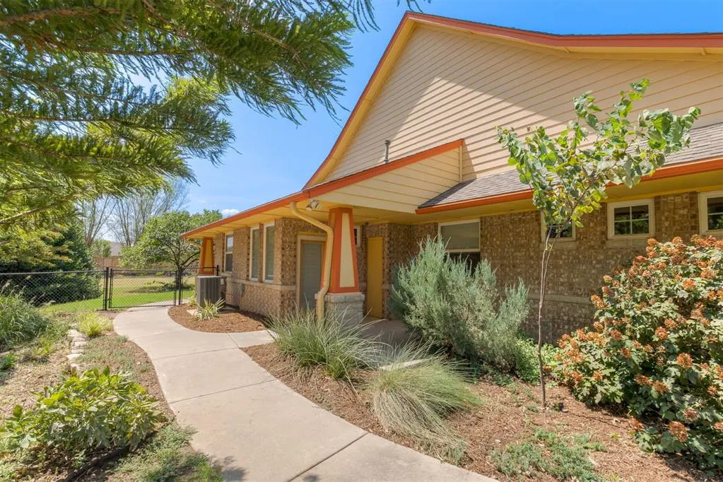 Photo 2 — 4606 Pikeys Trail, Tuttle, OK 73089