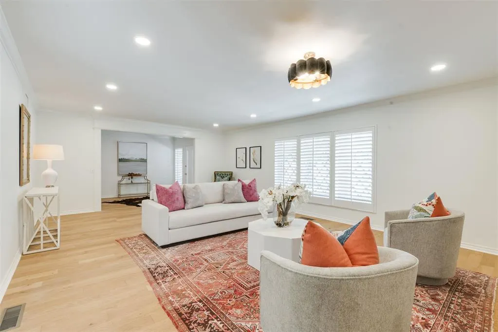 Photo 9 — 6341 Glenbrook Court, Oklahoma City, OK 73118