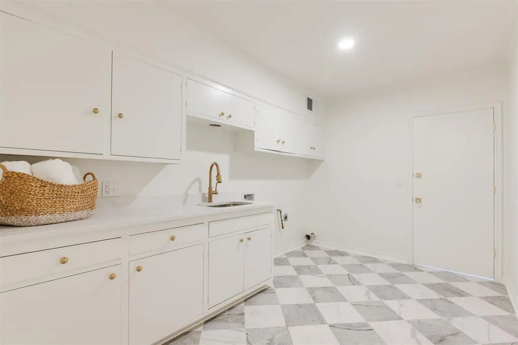 Photo 24 — 6341 Glenbrook Court, Oklahoma City, OK 73118