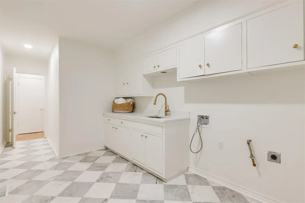 Photo 25 — 6341 Glenbrook Court, Oklahoma City, OK 73118