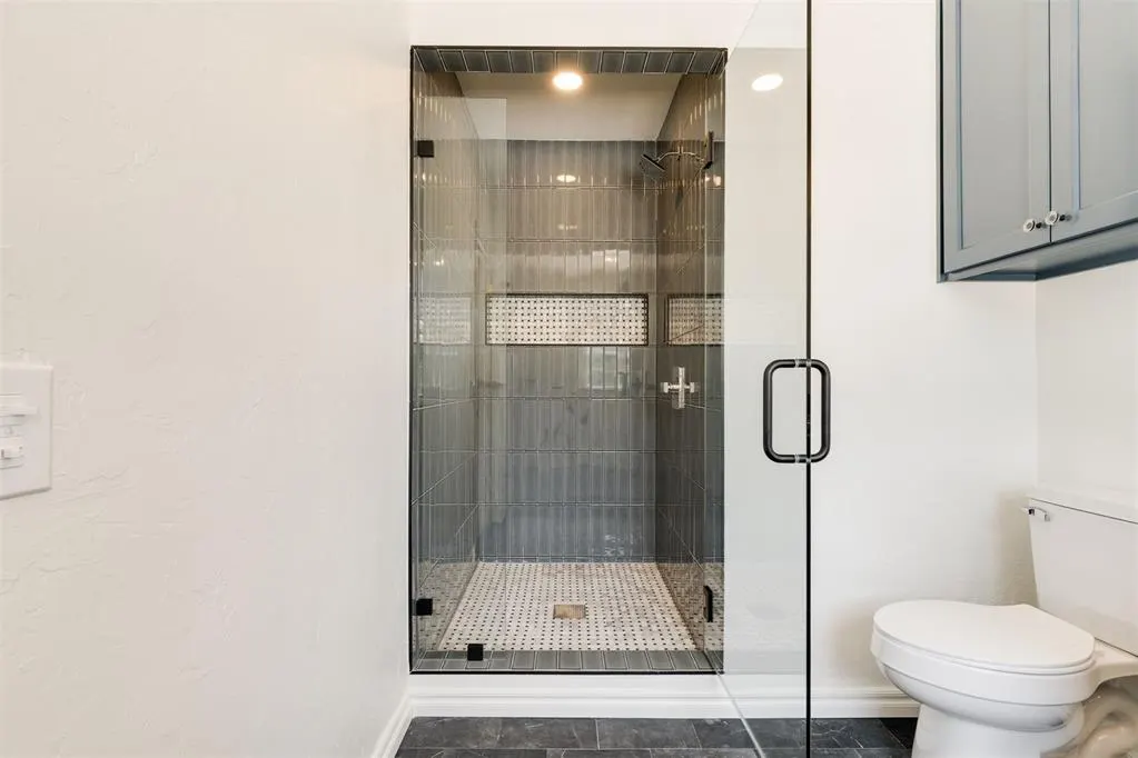 Photo 41 — 6341 Glenbrook Court, Oklahoma City, OK 73118