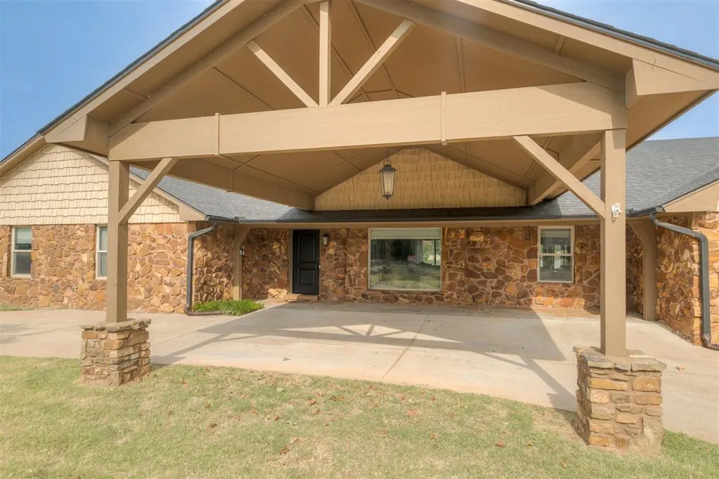 Photo 4 — 10405 Ski Drive, Oklahoma City, OK 73162