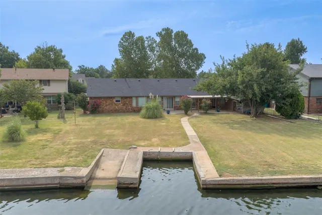 Photo 5 — 10405 Ski Drive, Oklahoma City, OK 73162