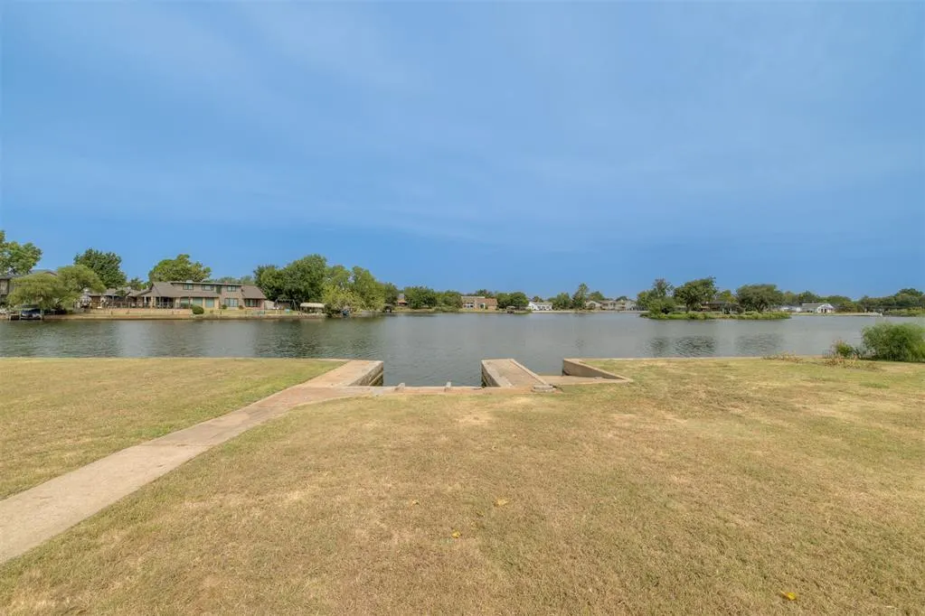 Photo 6 — 10405 Ski Drive, Oklahoma City, OK 73162