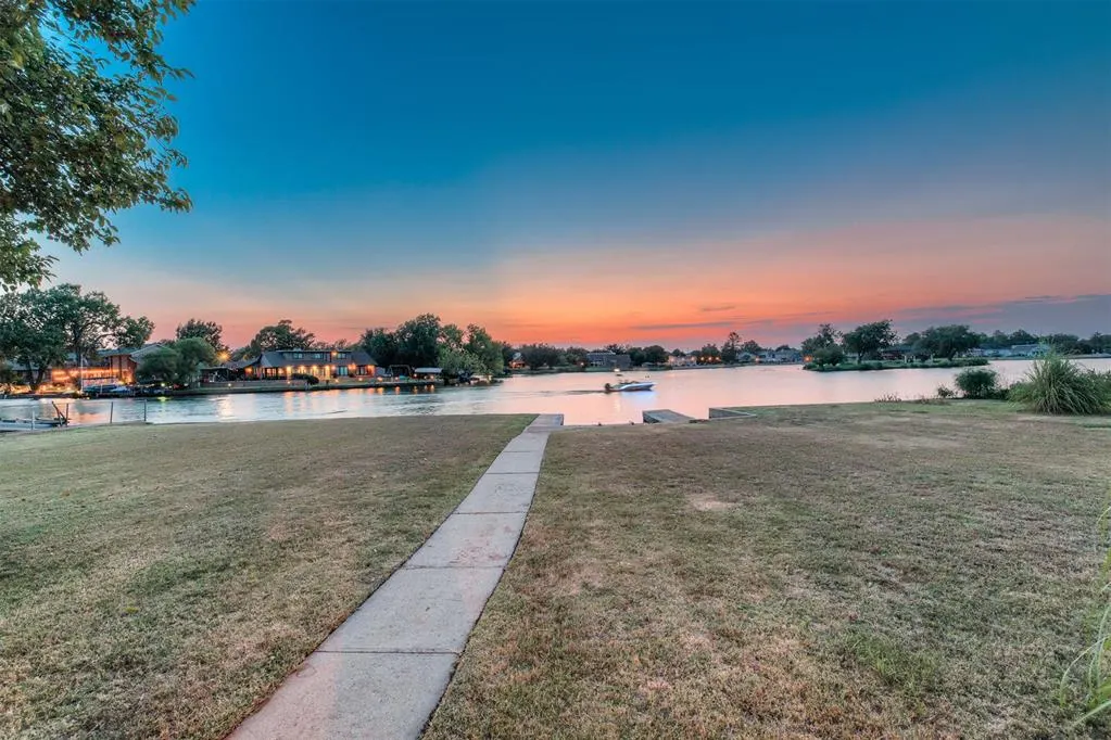 Front exterior — 10405 Ski Drive, Oklahoma City, OK 73162
