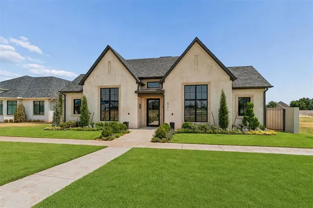 Photo 2 — 5701 Promenade Square, Oklahoma City, OK 73142