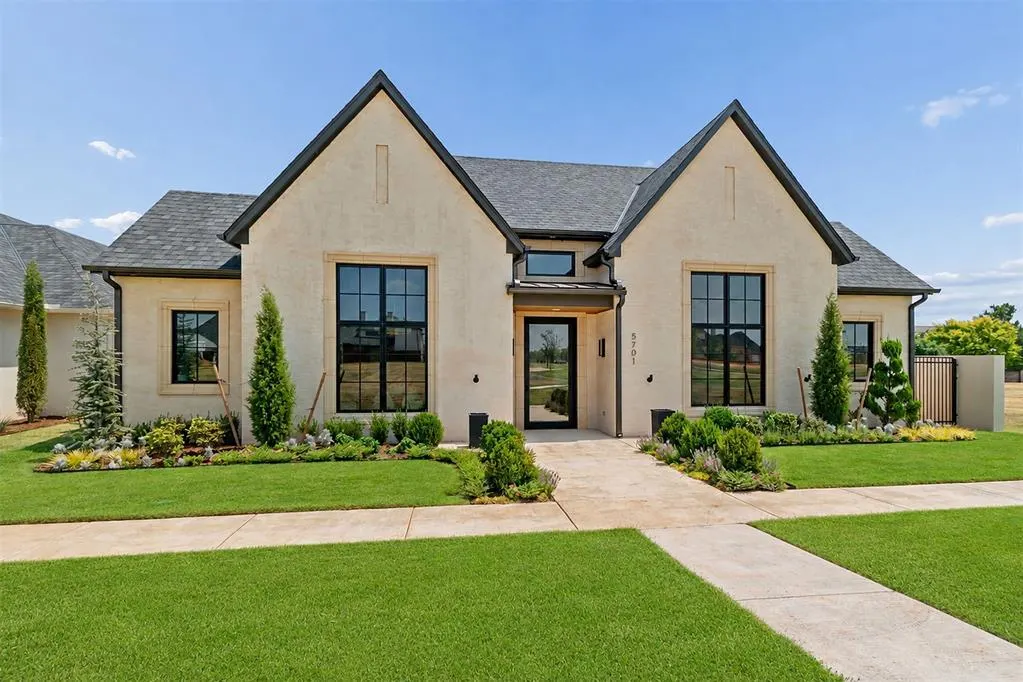 Photo 3 — 5701 Promenade Square, Oklahoma City, OK 73142