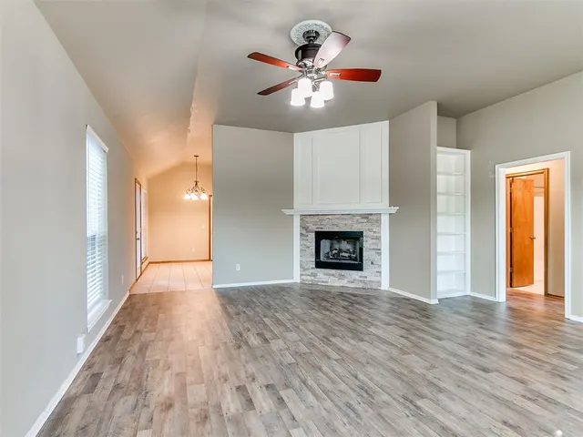 Photo 4 — 1402 SW 23rd Street, Moore, OK 73170