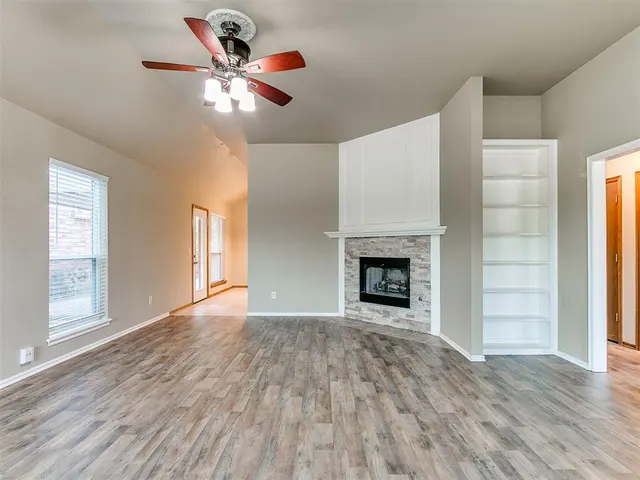 Photo 6 — 1402 SW 23rd Street, Moore, OK 73170
