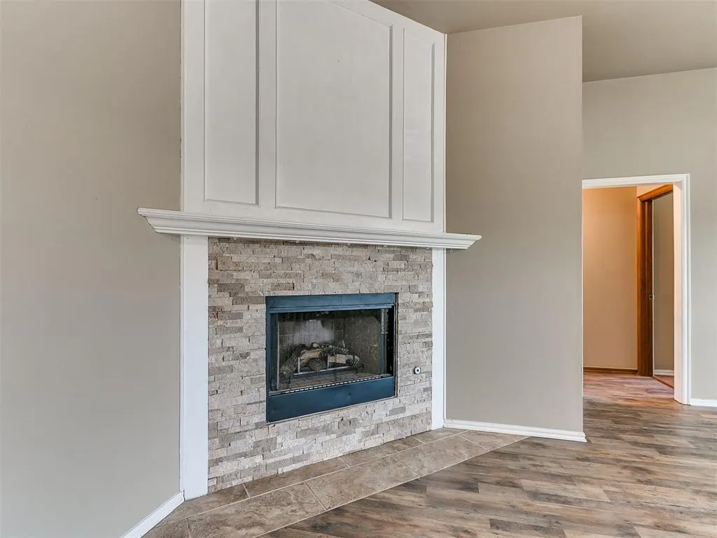 Photo 10 — 1402 SW 23rd Street, Moore, OK 73170