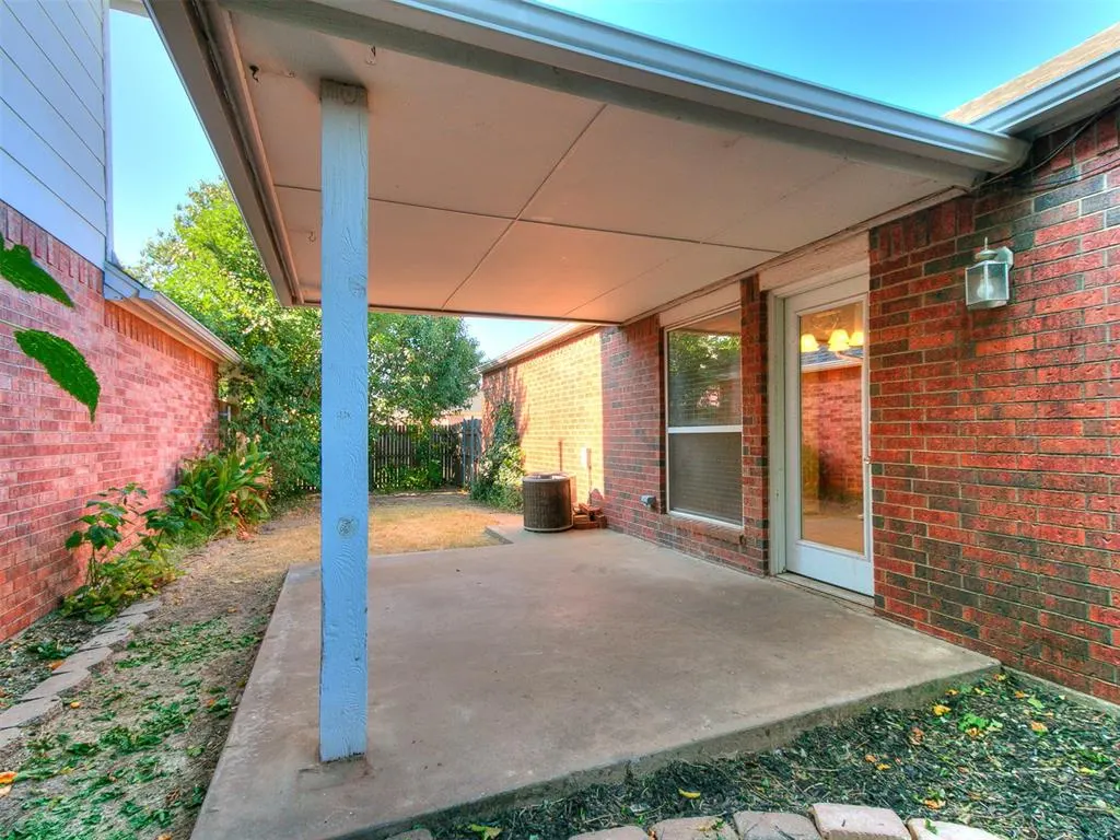 Photo 35 — 1402 SW 23rd Street, Moore, OK 73170