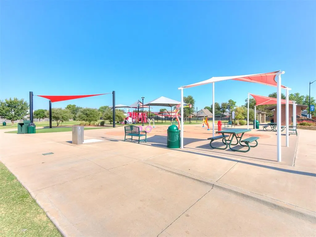 Photo 40 — 1402 SW 23rd Street, Moore, OK 73170
