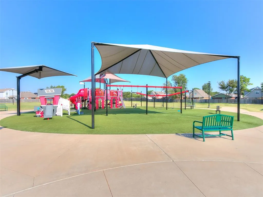 Photo 42 — 1402 SW 23rd Street, Moore, OK 73170