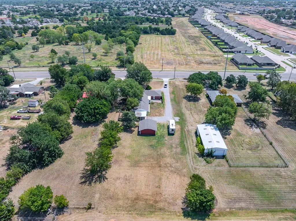 Photo 18 — 410 SE 24th Avenue, Norman, OK 73071