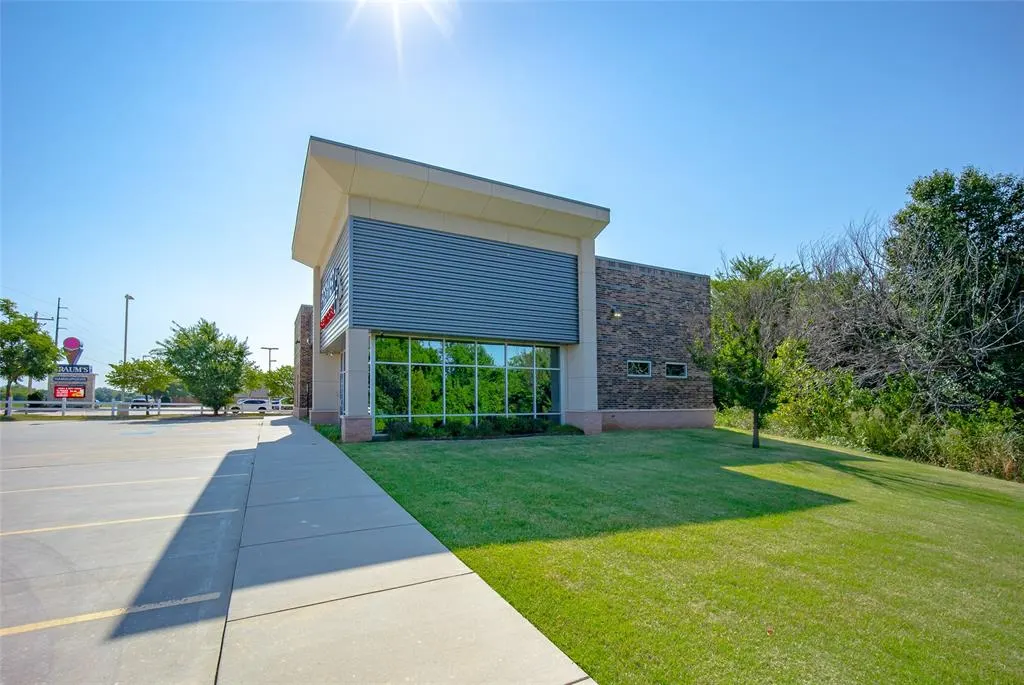 Photo 3 — 2804 SW 134th Street, Oklahoma City, OK 73170