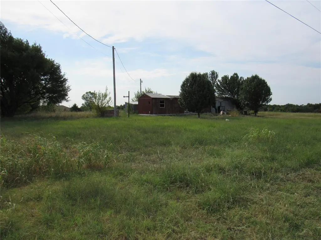 Photo 2 — 129 Hawk Spring Drive, McLoud, OK 74851